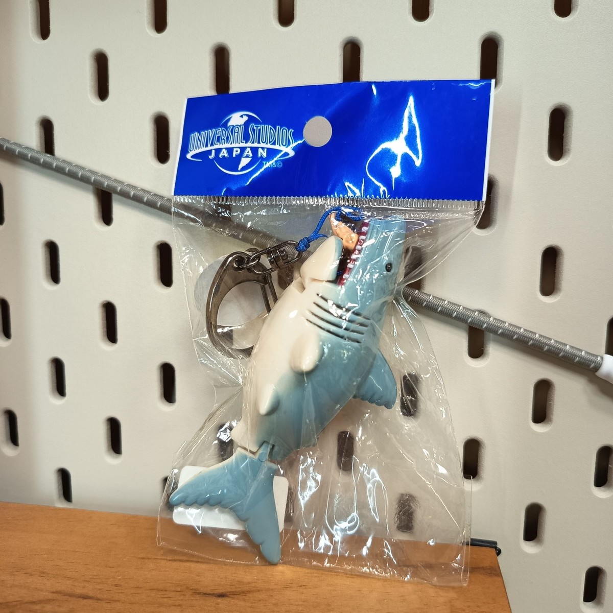 JAWS Shark Eating Swimmer WIND UP 4