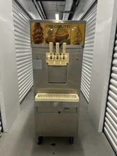 Carpigiani Coldelite UF 203 Soft Serve Ice Cream Frozen 208/230V 3 Phase