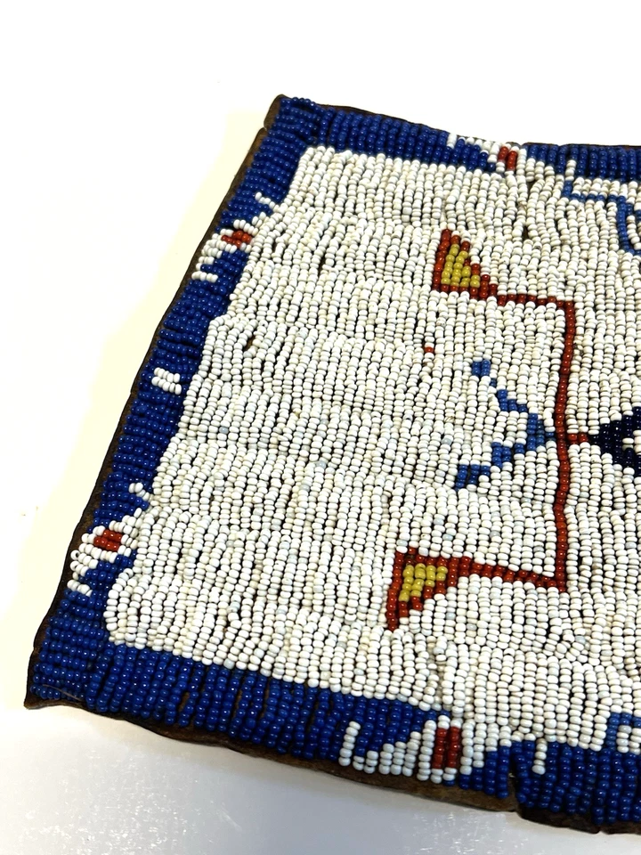 Puños de baile ceremoniales con cuentas sioux o cuervo nativos americanos; principios de 1900; certificado de autenticidad Foto 4 de 4