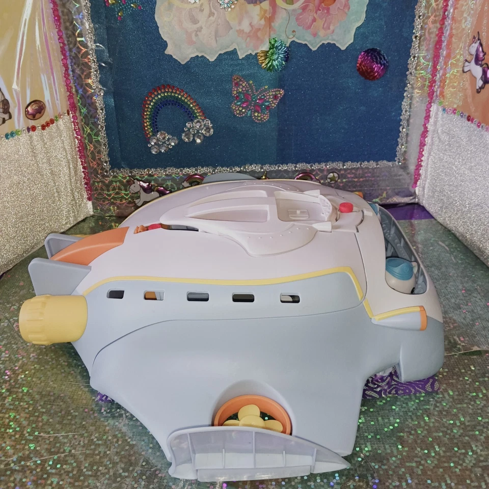 🦄Moose /Talking Sting Ray Shape Spacecraft/Plane Lights Up w/Ramp 16"L Playset! - Image 3 of 4