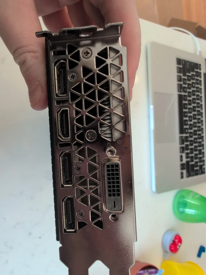 Tarjeta de referencia Nvidia Geforce GTX 1080 8GB Founders Edition SIN CAJA Foto 3 de 4