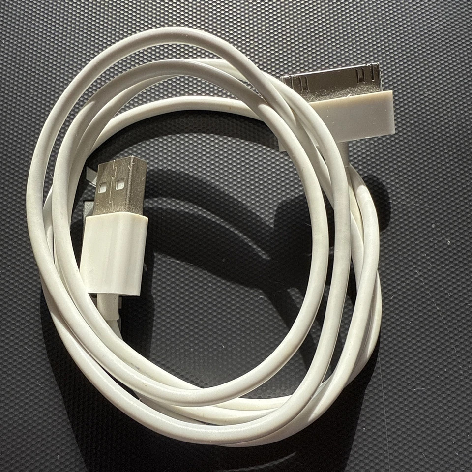 iPod Touch 2nd Gen 16GB - A1288 - Image 2 of 4