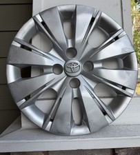 Oem 2012-2015 Toyota Yaris 15 Hubcap Wheel Cover 42602-52520 Free Shipping Oem 2012-2015 Toyota Yaris 15 Hubcap Wheel Cover 42602-52520 Free Shipping