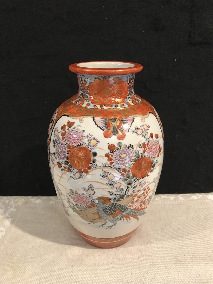 さつまい  Fine Antique Hand painted Japanese Pottery Satsuma Vase Signed
