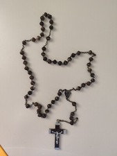 Corona del Rosario antica, Madonna di Lourdes, di pietra marmorea (?)