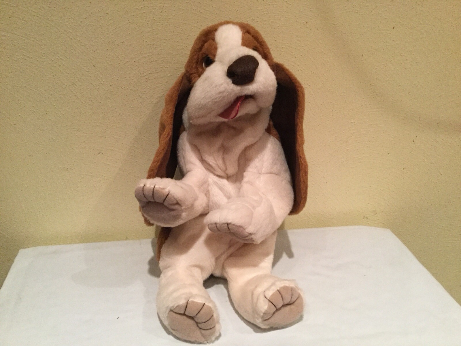 basset hound puppet