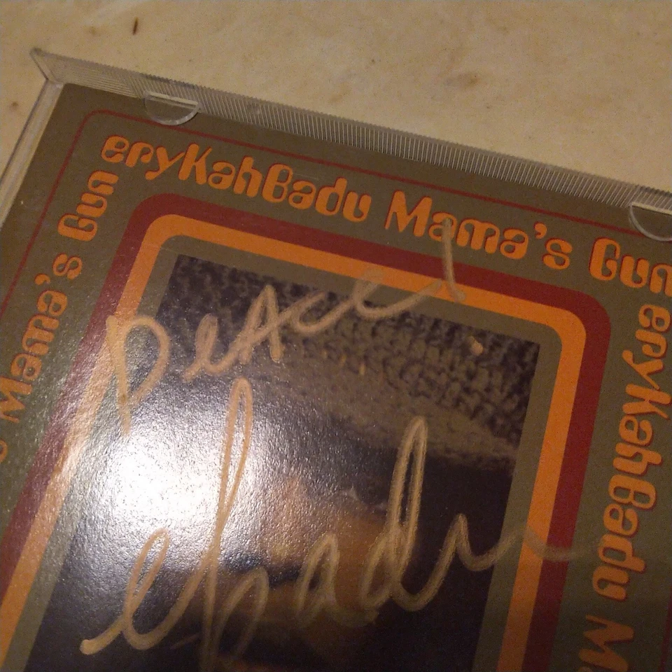 SIGNED Erykah Badu - Mama's Gun Autograph CD - Image 2 of 4