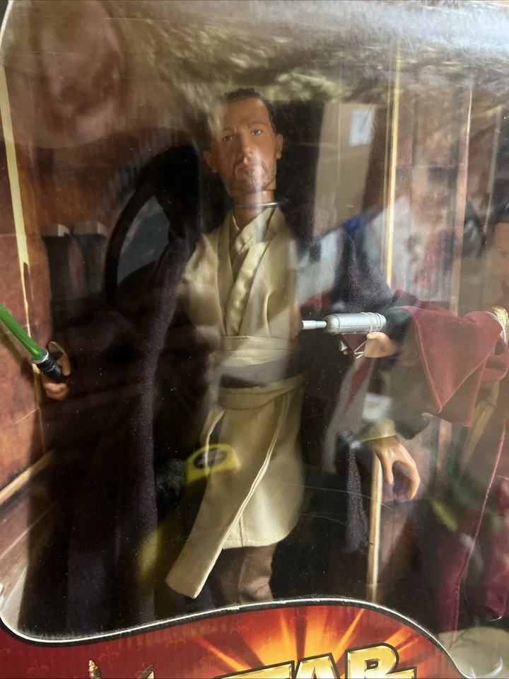 Muñeca Hasbro Star Wars Episodio 1 Qui-Gon Jinn & Queen Amidala Defensa de Naboo Foto 3 de 4