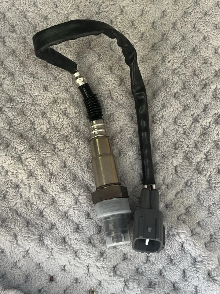 Oxygen Sensor-Engineered Bosch 13355 - Image 2 of 4