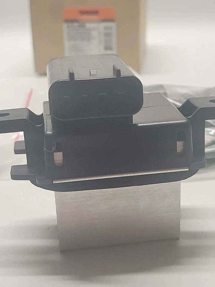 Dorman 973-399 Blower Motor Resistor Kit With Harness - FREE SHIPPING - Image 3 of 3