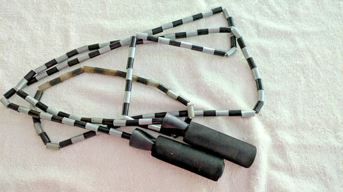 9 Ft. Gold's Gym Workout Jump rope w/black & silver plastic beads,Black handles