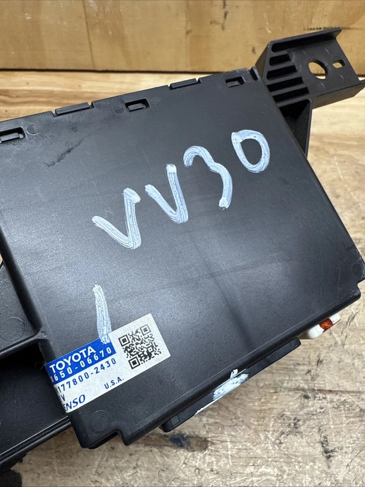 2013 2014 Toyota Camry Module Unit 88650-06670 THIS PART NUMBER MUST MATCH!! - Изображение 2 из 4