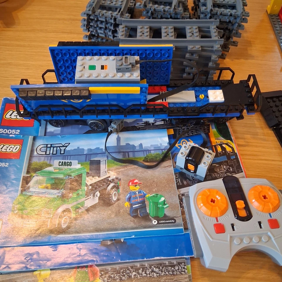 Lego City set 60052 Train Set Incomplete w/ Instruction Manuals - Image 2 of 4