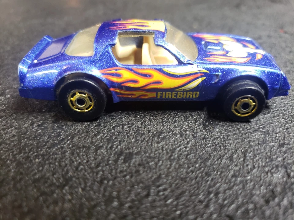 Hot Wheels Blue #37 Hot Bird Firebird ¡Con azul con llamas y llantas doradas 1977!!! Foto 4 de 4