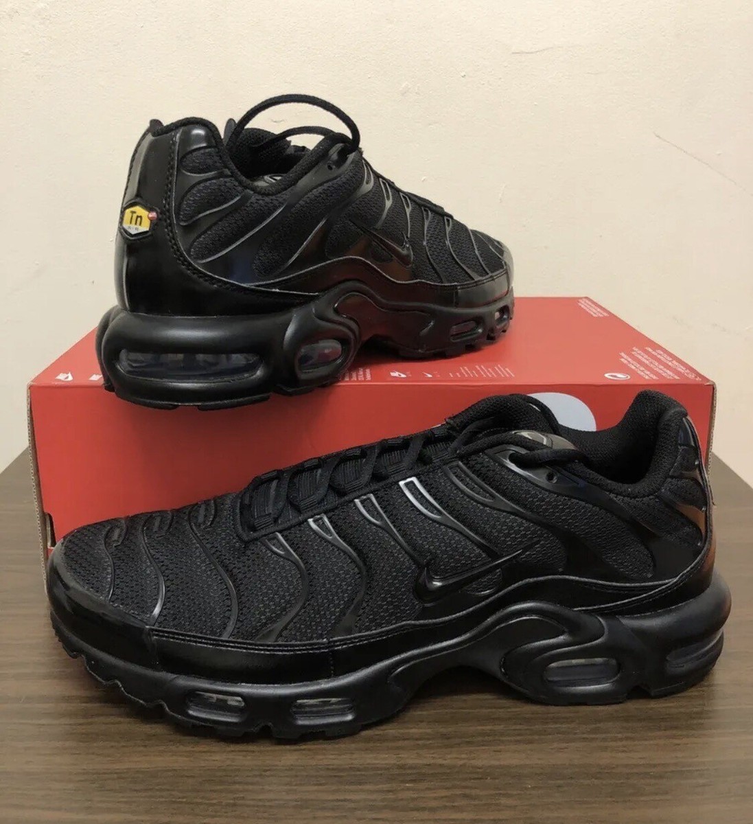 mens red tns