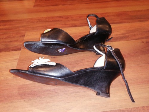 J. Bournazos Athen Griechenland Vero Cuoio Damenschuhe offene Zehenpartie Blume Größe 6,5/7 - Bild 9 von 10