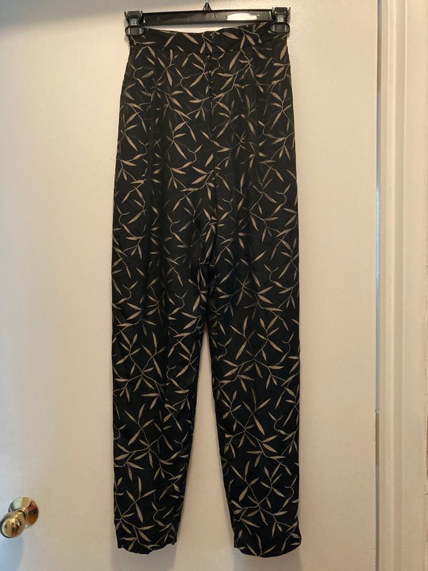 Dana Buchman Silky Black & Metallic Gold Pants – Size 6