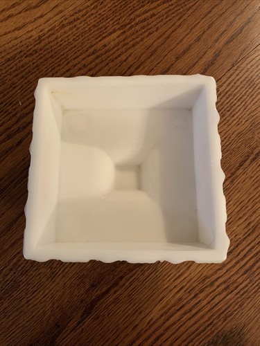 VTG WESTMORELAND "OLD QUILT" PATERN WHITE MILK GLASS CANDY DISH W/ LID-4 7/8" SQ - Picture 3 of 6