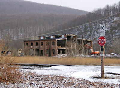 Lehigh Valley Railroad Packerton Shops Last Building Being Demolished 2007