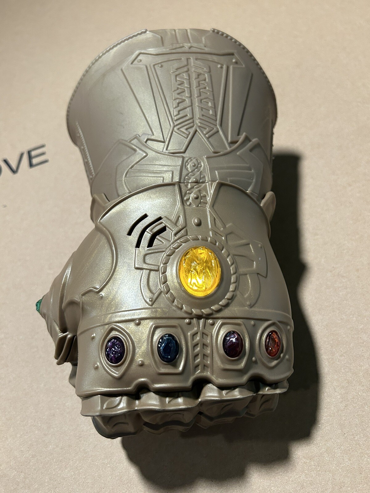 Hasbro Marvel Legends Avengers Electronic 19" Thanos Infinity Gauntlet 2017 8083