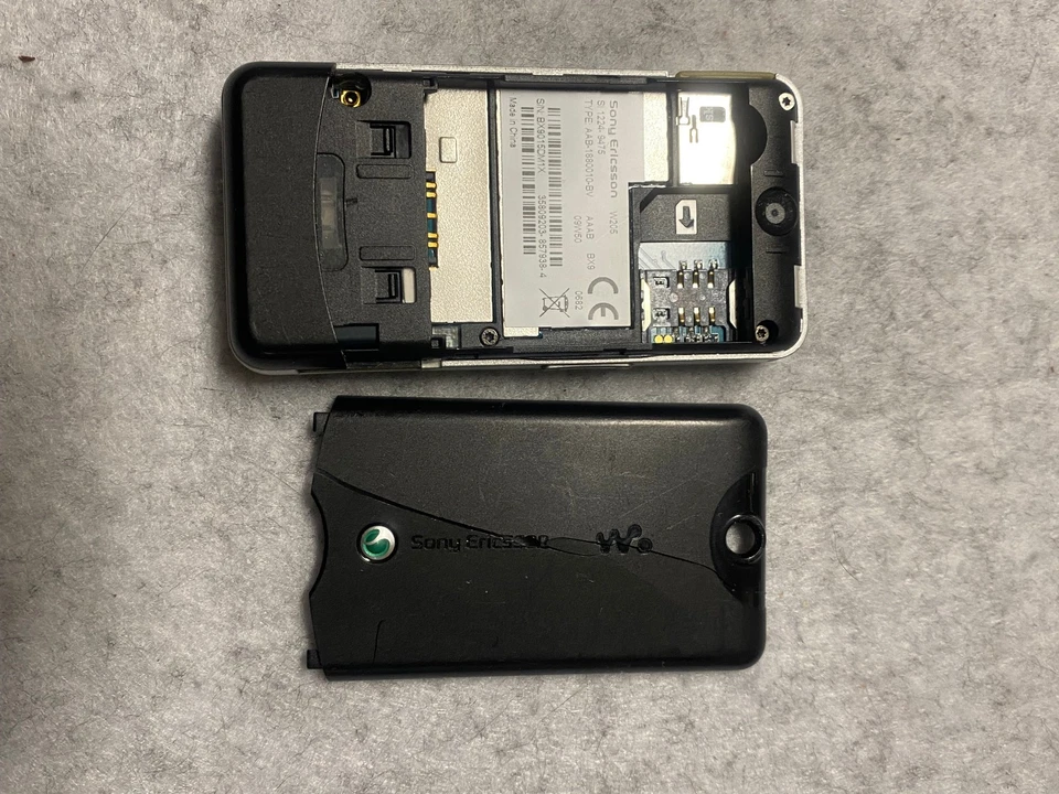 Handy Sony Ericsson W205 schwarz (Ohne Simlock) Slider - Bild 4 von 4