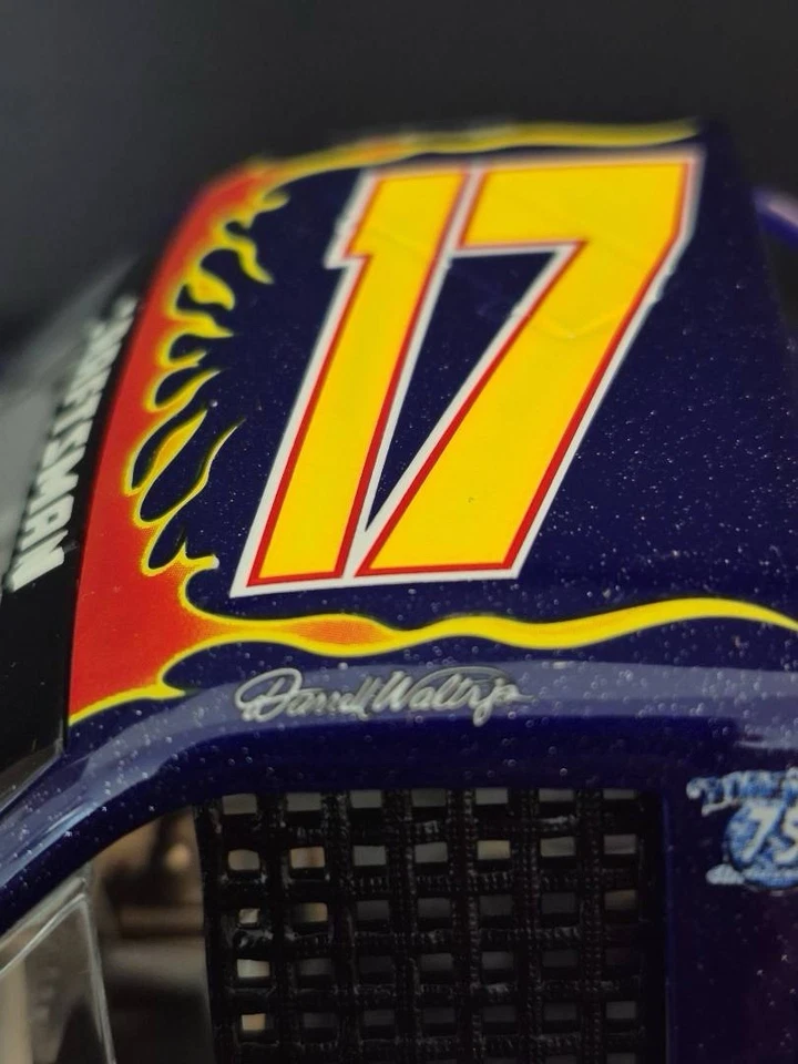 1:24 Die Cast Racing Trk 3 Stooges 75th #17 Darrell Waltrip - Caja Original Foto 4 de 4