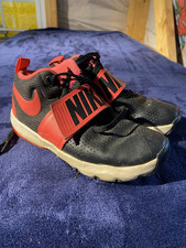Nike Team Hustle D8 Kids Sneaker 4.5Y Black/Red Lace-Up Strap Basketball