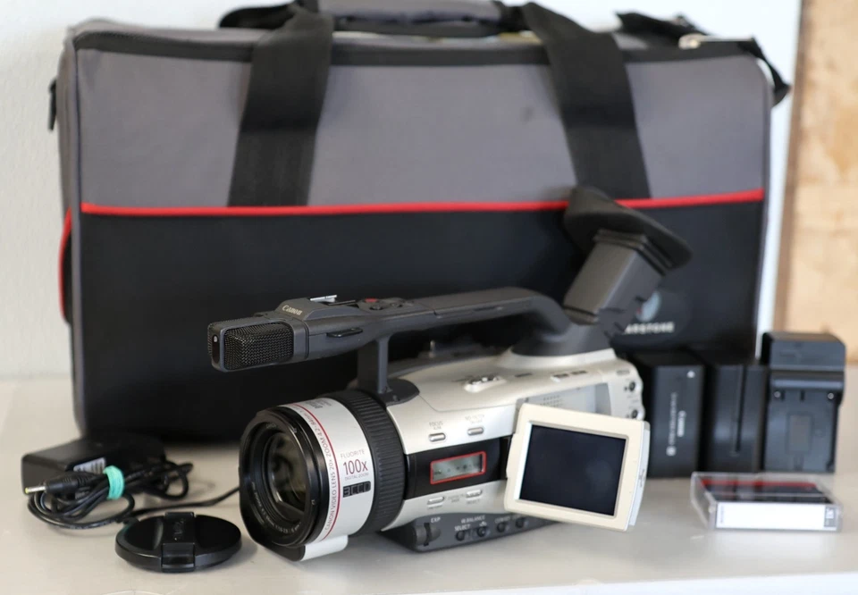 Canon DM GL2A Video Camcorder Kit - Tested ✅ - Image 2 of 4
