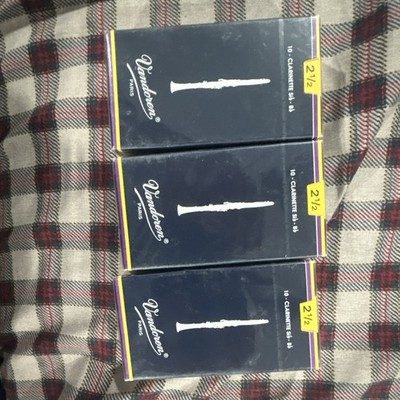 Vandoren Clarinet Reeds Strength 2.5 Box of 10 CR1025 Blue Wood