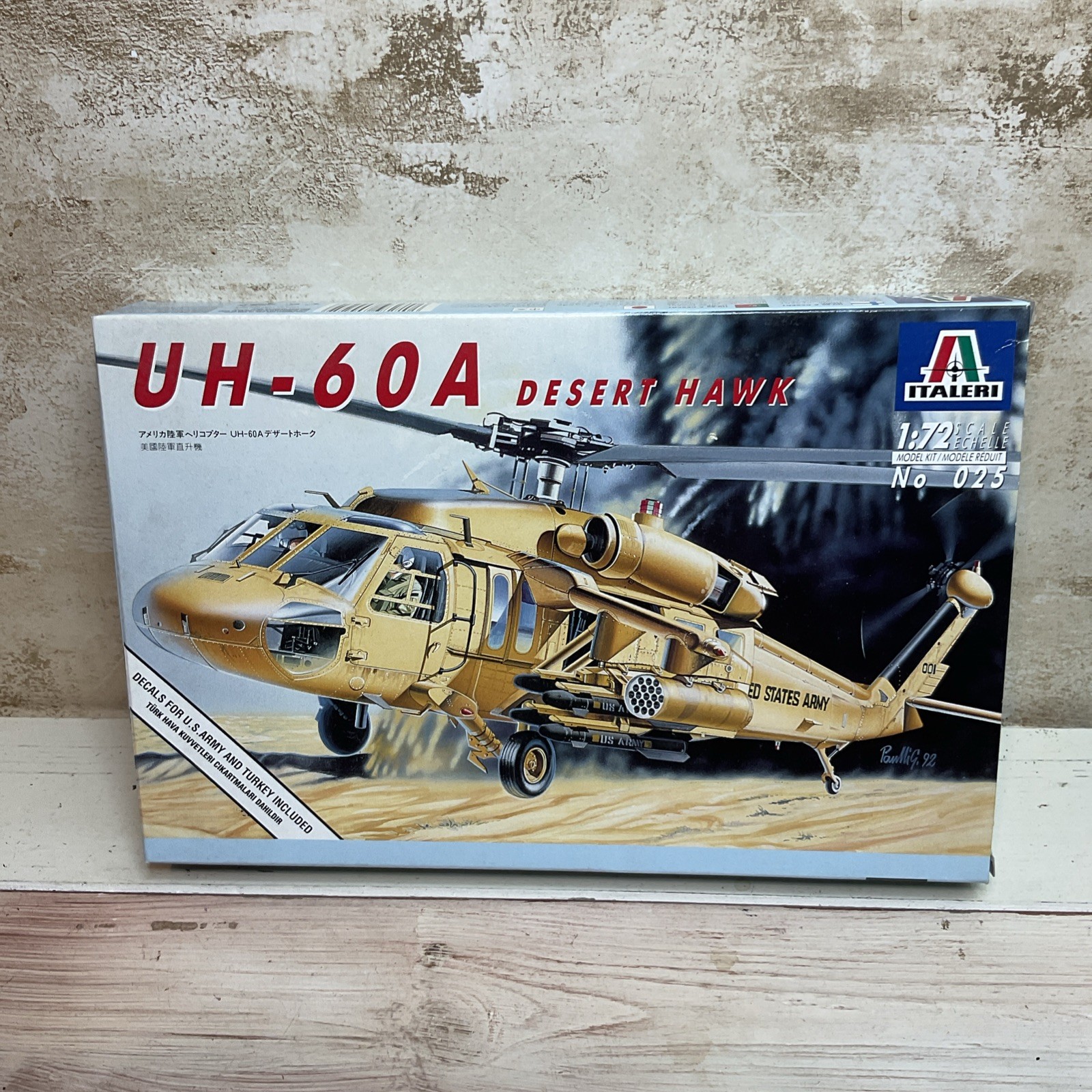 ITALERI UH-60A DESERT HAWK #025, 1:72 SCALE KIT (LARGE BOX KIT)