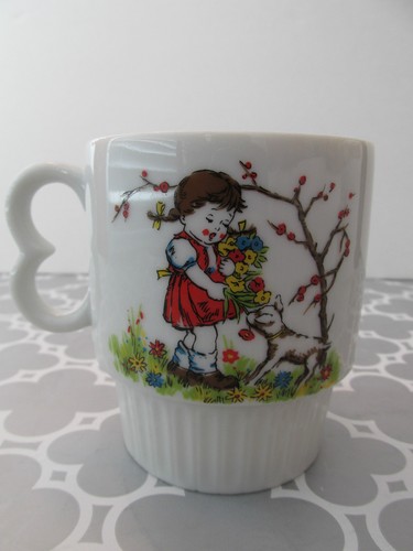Vintage Made in Japan Stackable Coffee Cups Mugs Set of 2 with Girls - Picture 2 of 9
