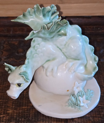 Chessell Keramik, Isle Of Wight Drachen Figur Figur auf Ei Porzellan