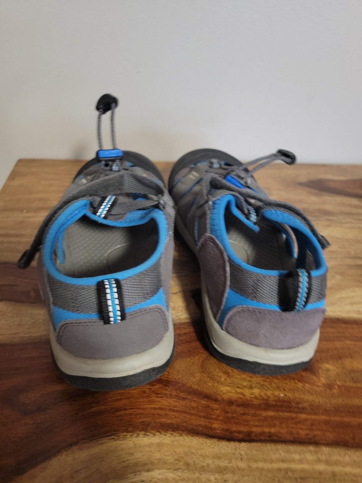 Sandali da passeggio da esterno KEEN Newport H2 taglia 5 grigi blu usati buone condizioni