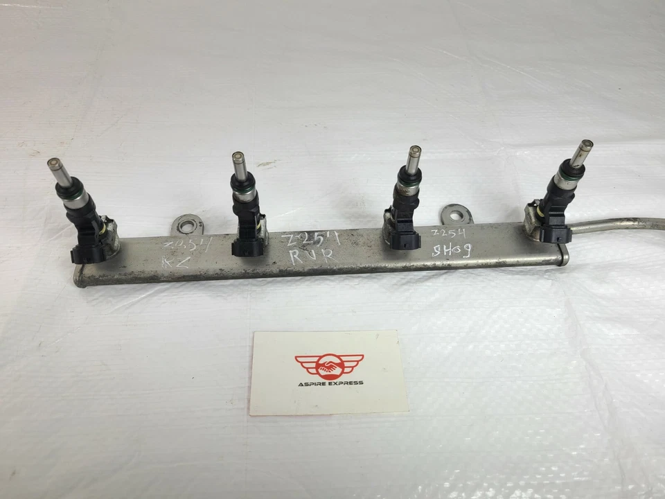 2011 Mitsubishi RVR Fuel Injector Rail Assembly OEM1465A029 Foto 2 de 4