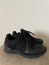 Stylish Authentic Chanel Black Suede Leather CC Logo Sneakers Sz EU 37,5 US 7,5