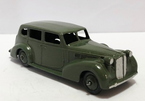 Vintage 1940s Dinky Toy 39A Packard Super 8 sedan. Restored in Leaf Green - Picture 2 of 9