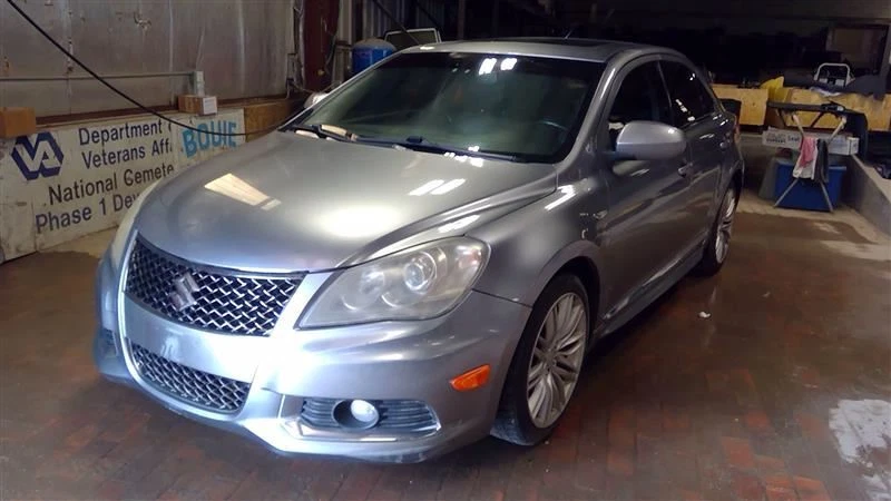 Cinturón de seguridad de pasajero trasero derecho Suzuki Kizashi 2011 11 con retractor negro 102915 Foto 2 de 4