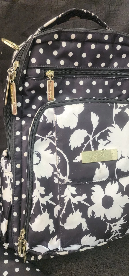 Mochila de pañales JuJuBe Be espalda derecha, The Heiress Polkadot negra usada en excelente estado Foto 2 de 4