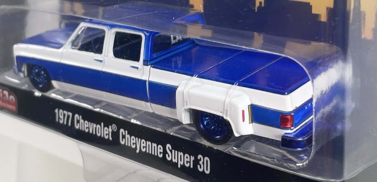 CHASE ! M2 Machines 1:64 1977 Chevrolet Cheyenne Super 30 LA