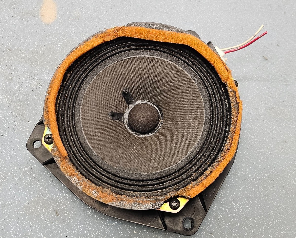 ゆーは　57 186 2001-2007 Toyota Highlander Front Door Speaker 861600W110 Genuine
