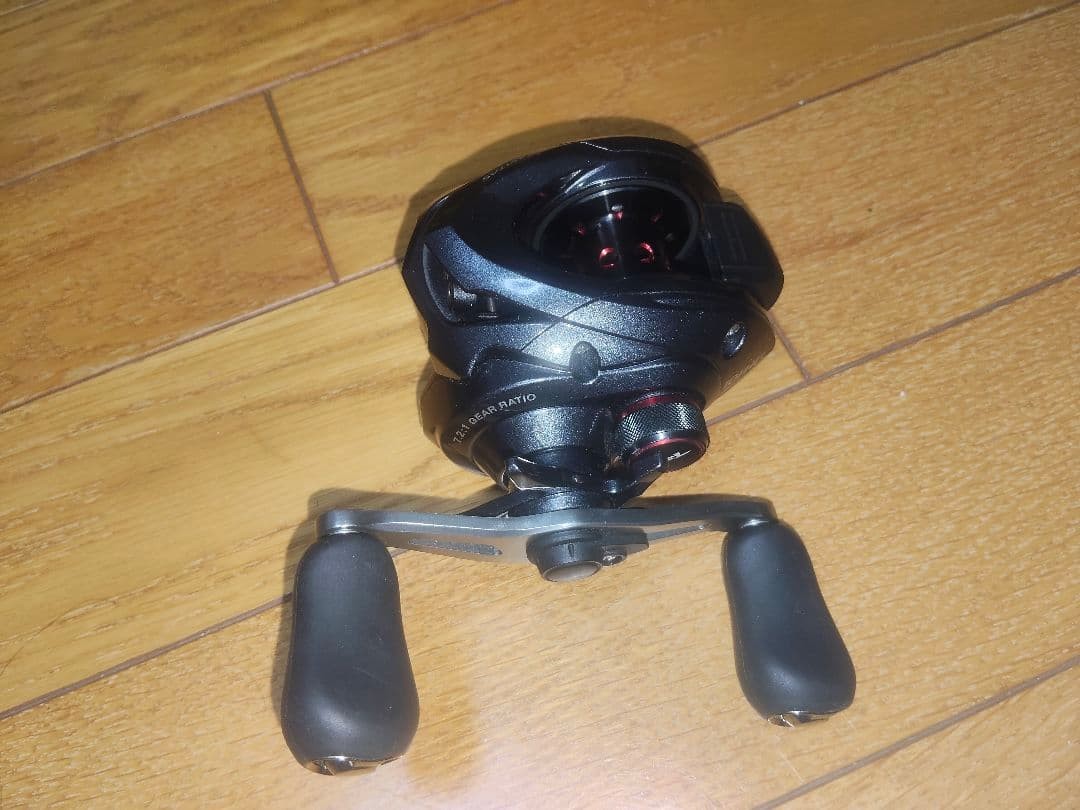 [Price Reduced] Shimano 16 CASTIAS Left-Handed