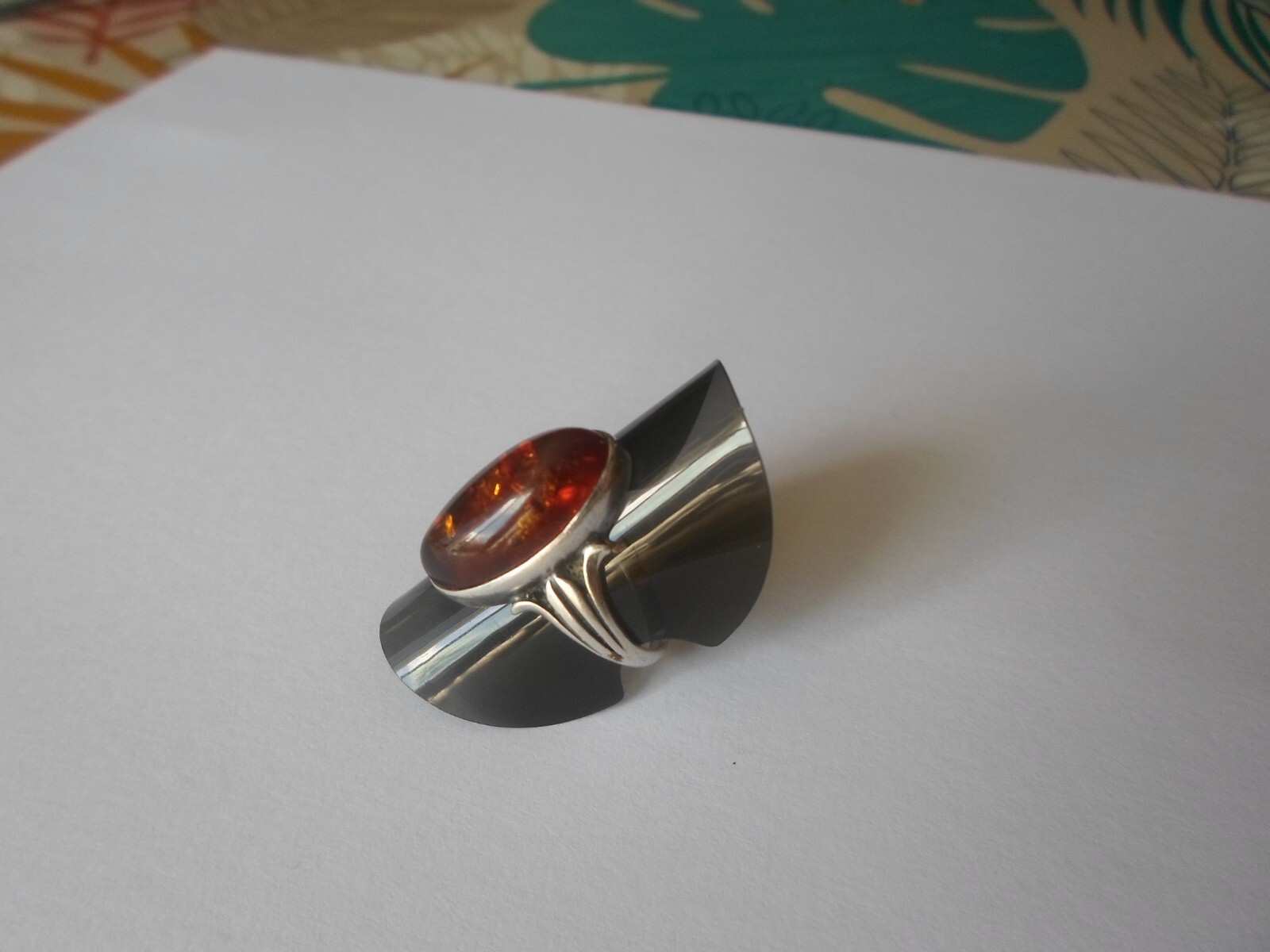 solid silver ring, amber honey shuttle, size 53 - image 7