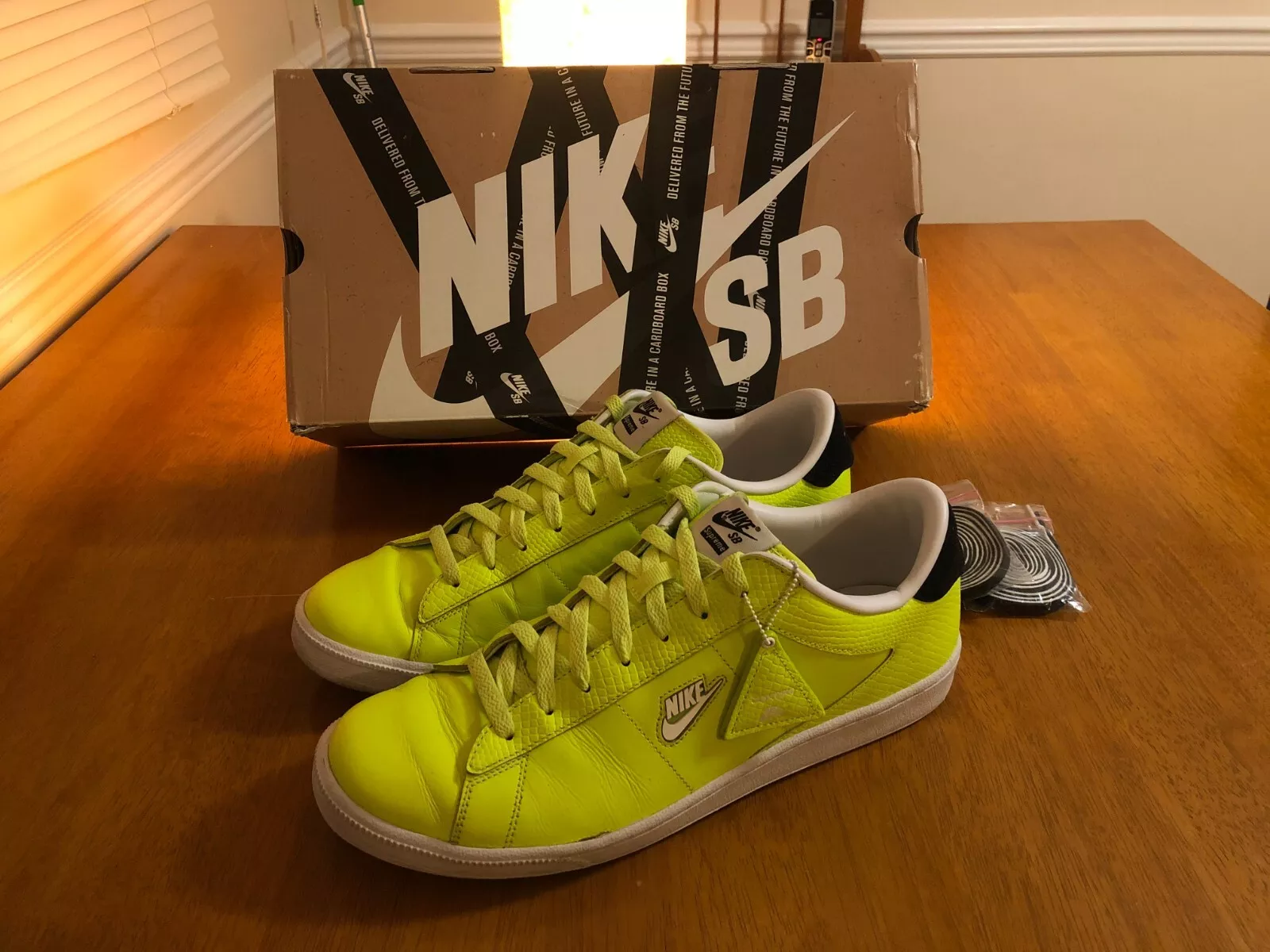 100 % authentique 2013 Supreme x Nike SB Tennis Classic Taille 12 US Volt 556045 710