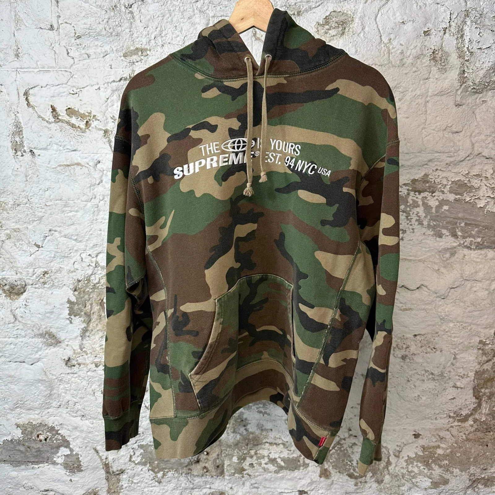 Sweat à capuche Supreme The World vert camouflage taille M