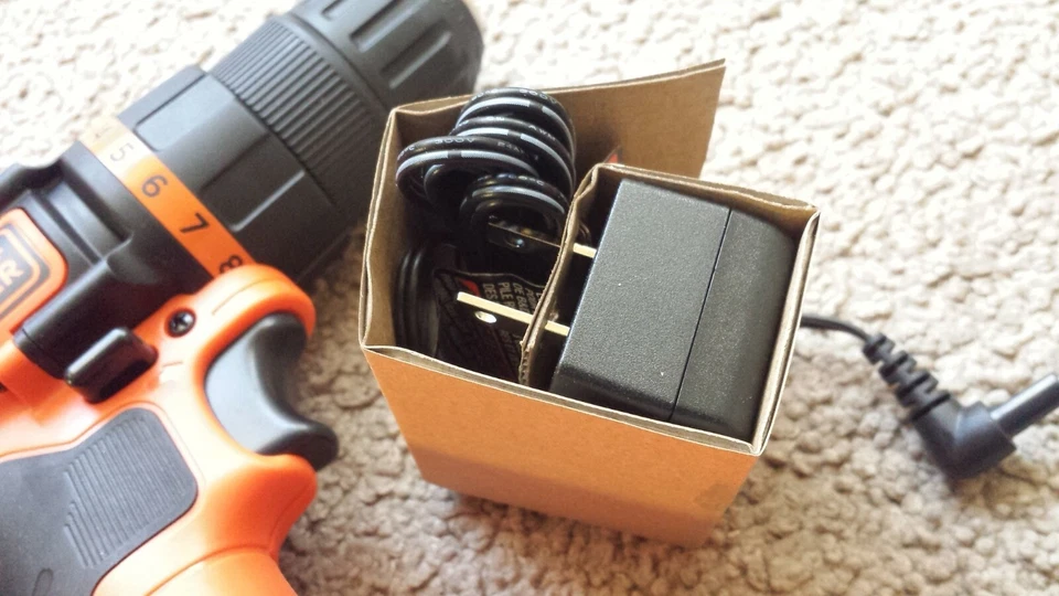 BLACK+DECKER Black & Decker 7.2V Lithium Drill/Driver - Image 3 of 4