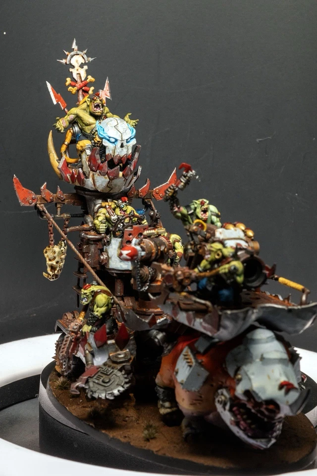 WARHAMMER40K Ork Kill Rig orcos pintados Foto 2 de 4