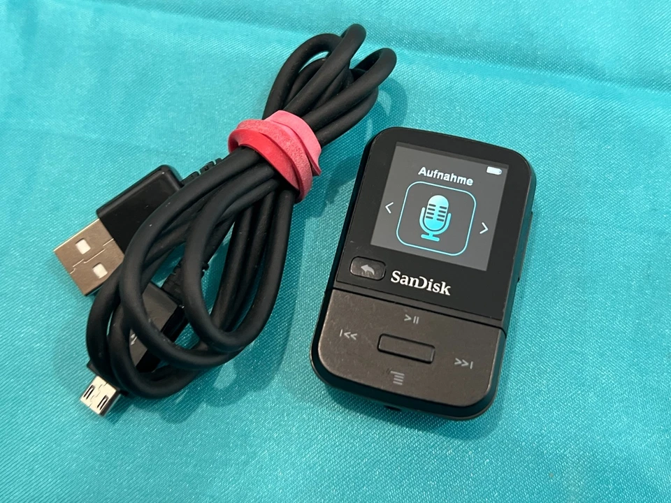 SanDisk Clip Sport Go 32GB MP3-Player - Schwarz - Bild 2 von 4