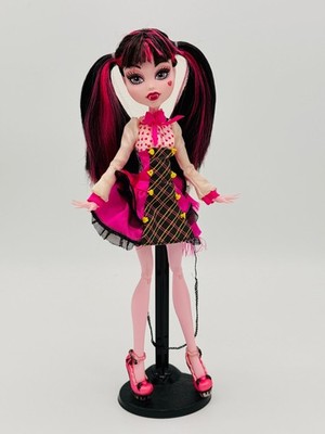 Monster High Draculaura Forbitten Love 2. Serie School's Out Basic Puppe