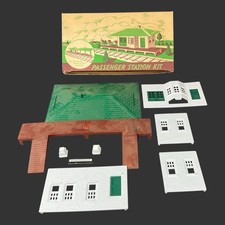Vintage Plasticville Passenger Station Kit RS-8 in Original Box