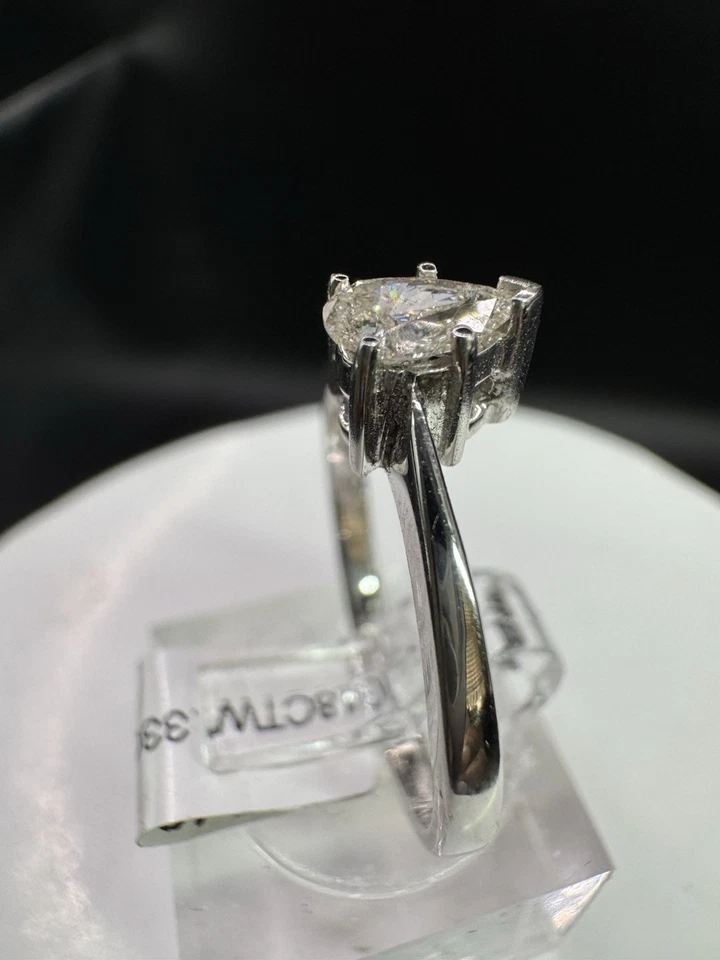 18ct White Gold 0.33ct Pear-Shaped Diamond Solitaire Ring.Size N - Image 4 of 4